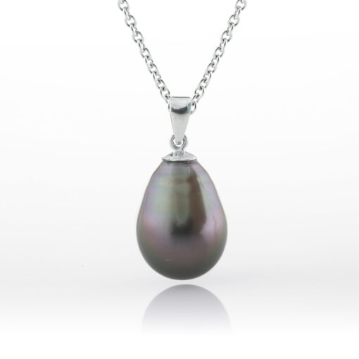 Tahitian pearl pendant